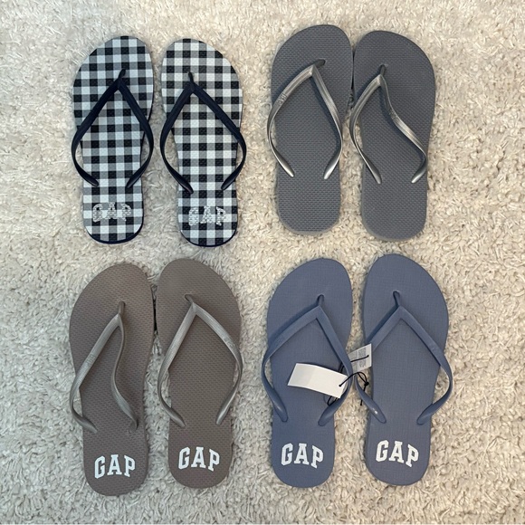 GAP Flip Flop Sandals Size 9 Lot of 4 - Picture 1 of 6